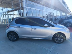 PEUGEOT 208 ACTIVE 2014