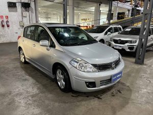 NISSAN TIIDA EXTRA FULL 1.8 AT 2013