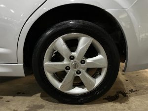 NISSAN TIIDA EXTRA FULL 1.8 AT 2013