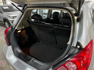 NISSAN TIIDA EXTRA FULL 1.8 AT 2013