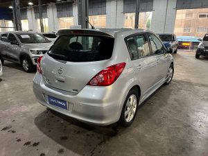 NISSAN TIIDA EXTRA FULL 1.8 AT 2013