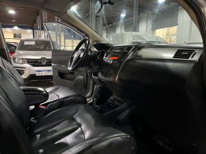 NISSAN TIIDA EXTRA FULL 1.8 AT 2013