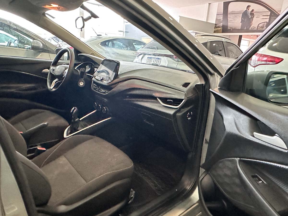 CHEVROLET ONIX HB 1.0 LT MT 2024