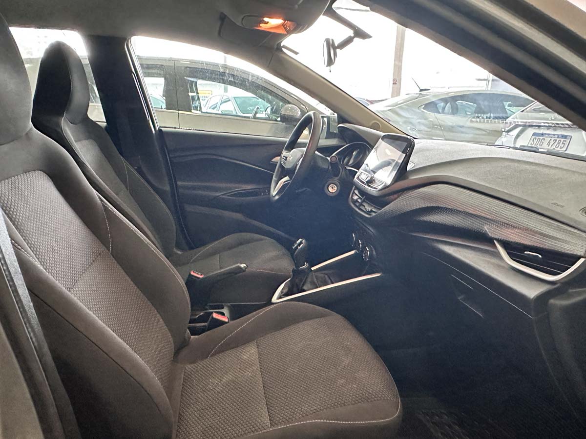 CHEVROLET ONIX HB 1.0 LT MT 2024