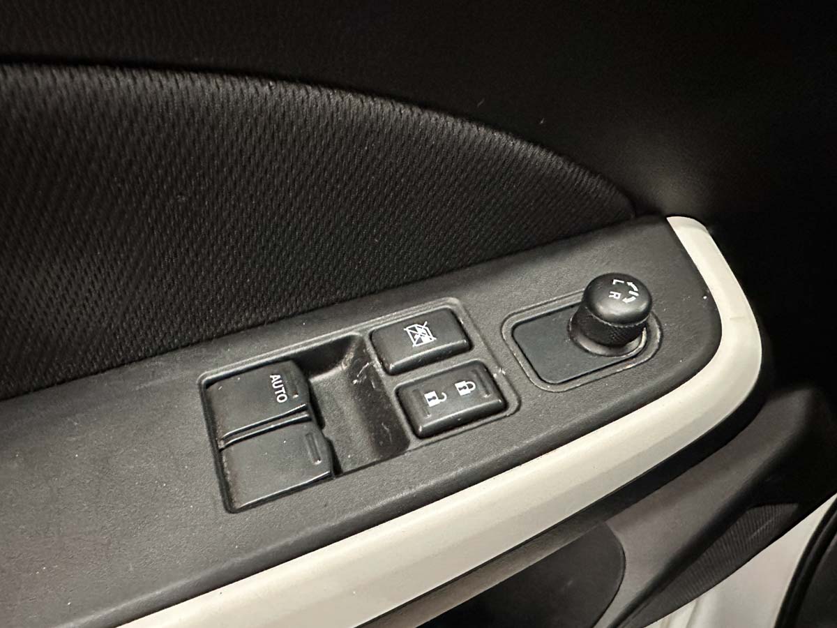 SUZUKI SWIFT GL HYBRID 1.2 EXTRA FULL 2023