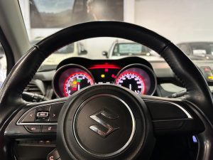 SUZUKI SWIFT GL HYBRID 1.2 EXTRA FULL 2023