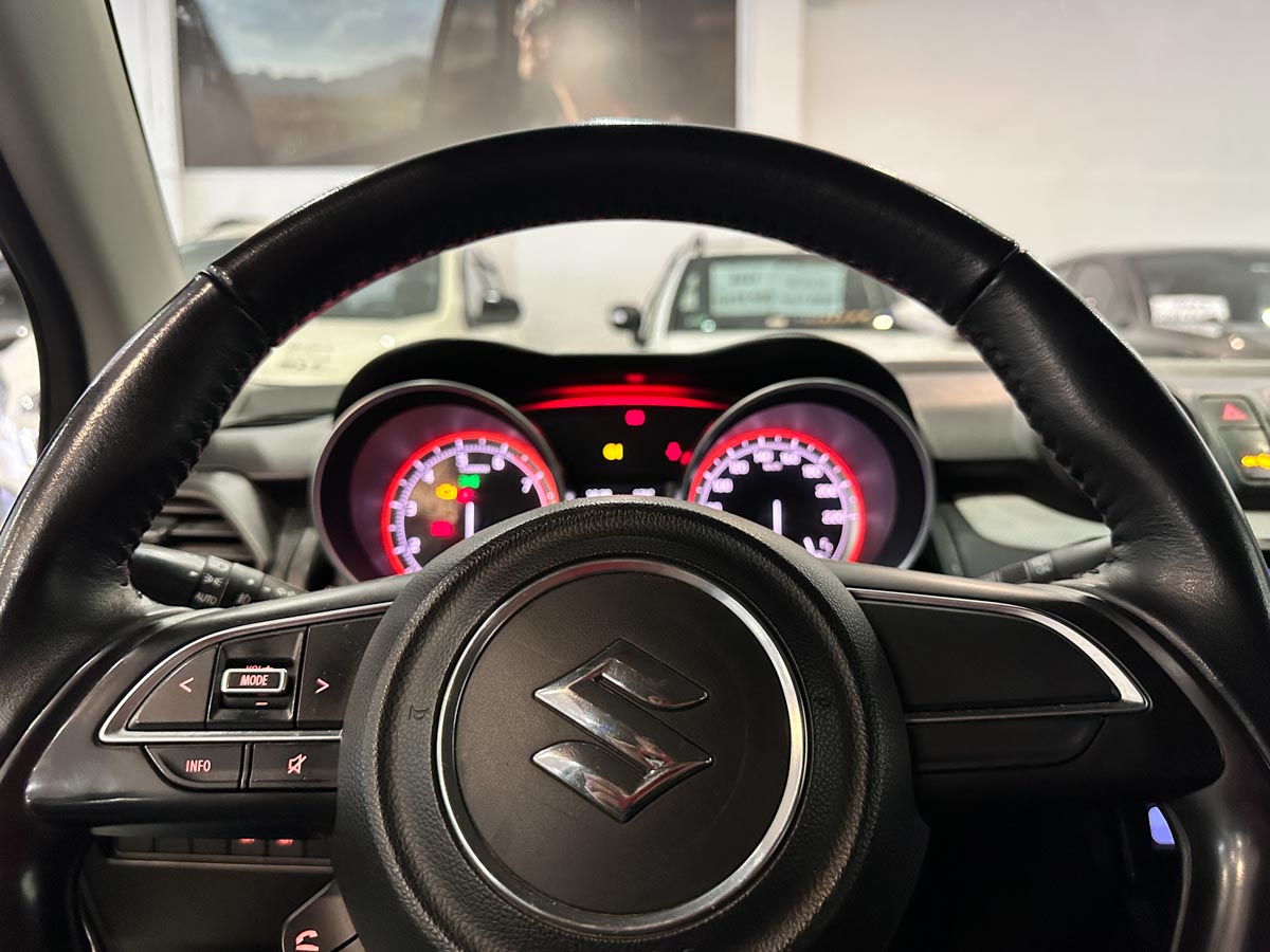 SUZUKI SWIFT GL HYBRID 1.2 EXTRA FULL 2023