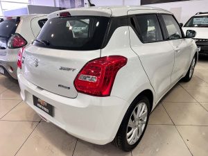 SUZUKI SWIFT GL HYBRID 1.2 EXTRA FULL 2023