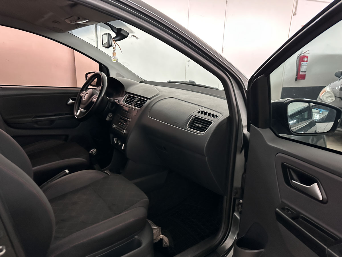 VOLKSWAGEN NUEVA SURAN 1.6 FULL 2013