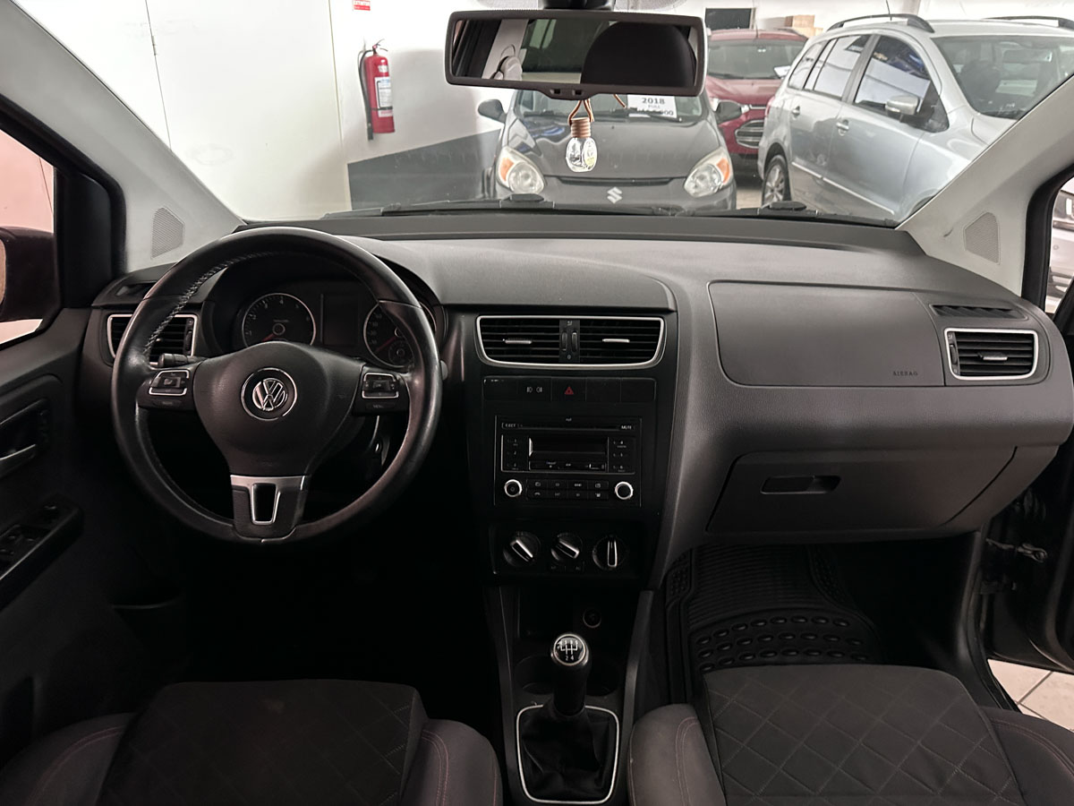 VOLKSWAGEN NUEVA SURAN 1.6 FULL 2013