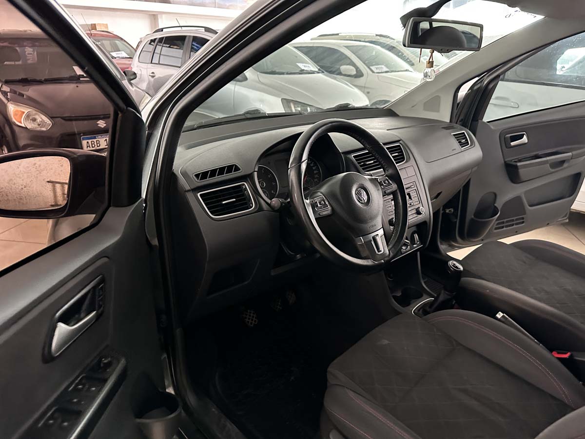 VOLKSWAGEN NUEVA SURAN 1.6 FULL 2013