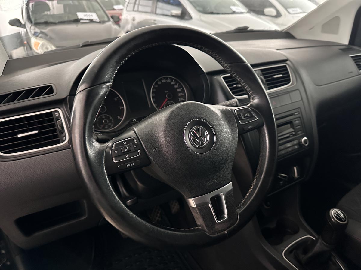 VOLKSWAGEN NUEVA SURAN 1.6 FULL 2013