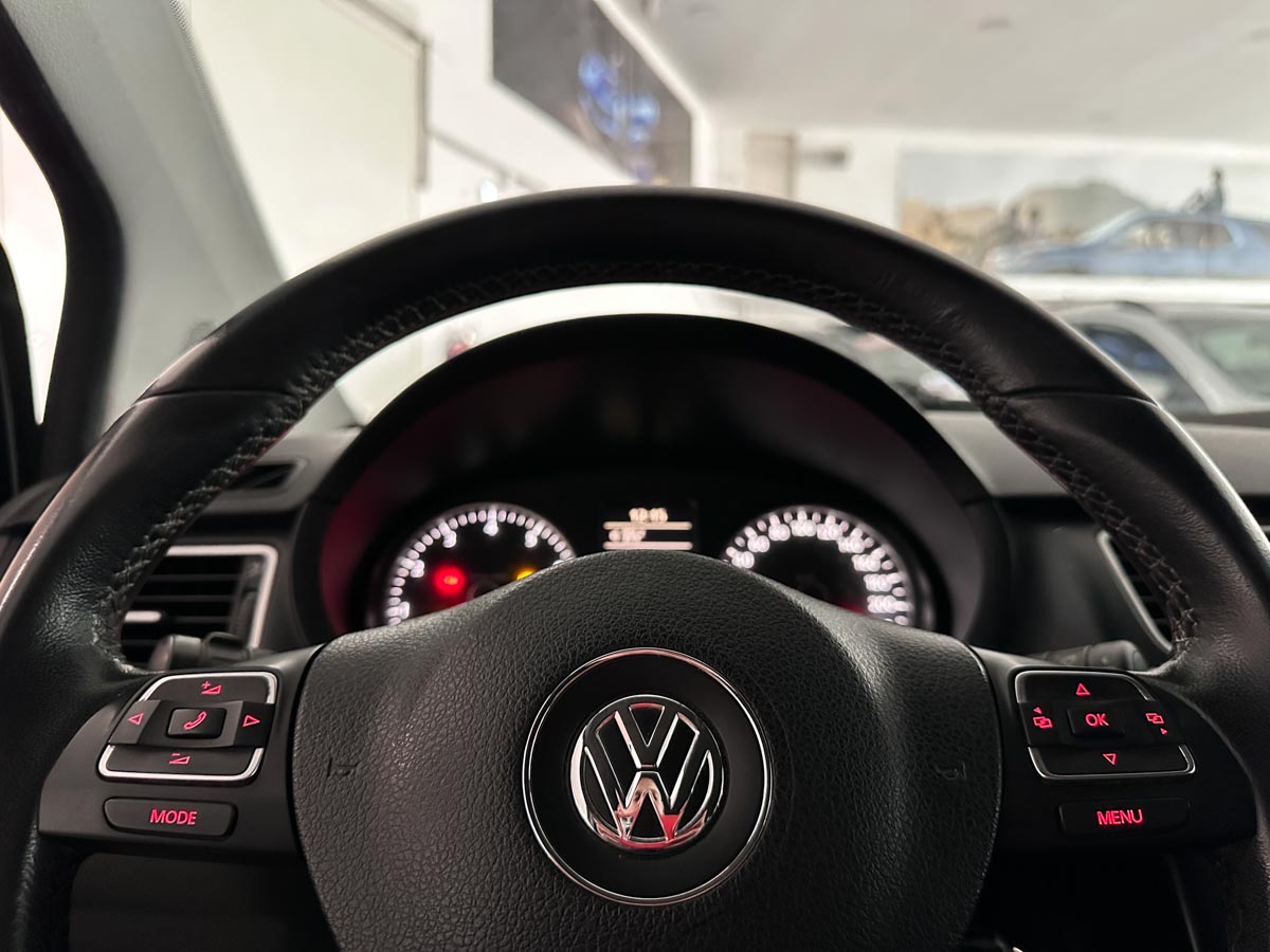 VOLKSWAGEN NUEVA SURAN 1.6 FULL 2013