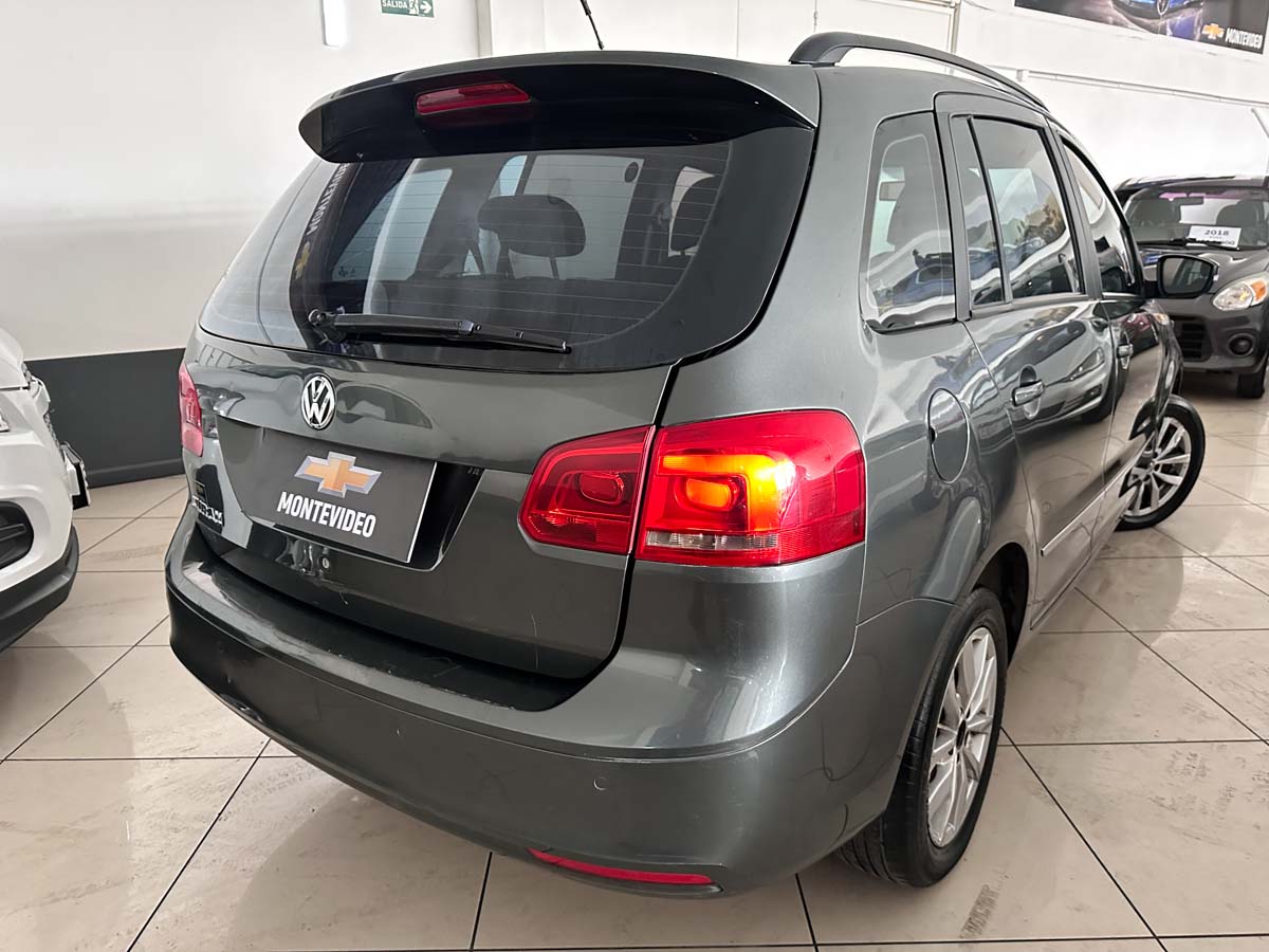 VOLKSWAGEN NUEVA SURAN 1.6 FULL 2013