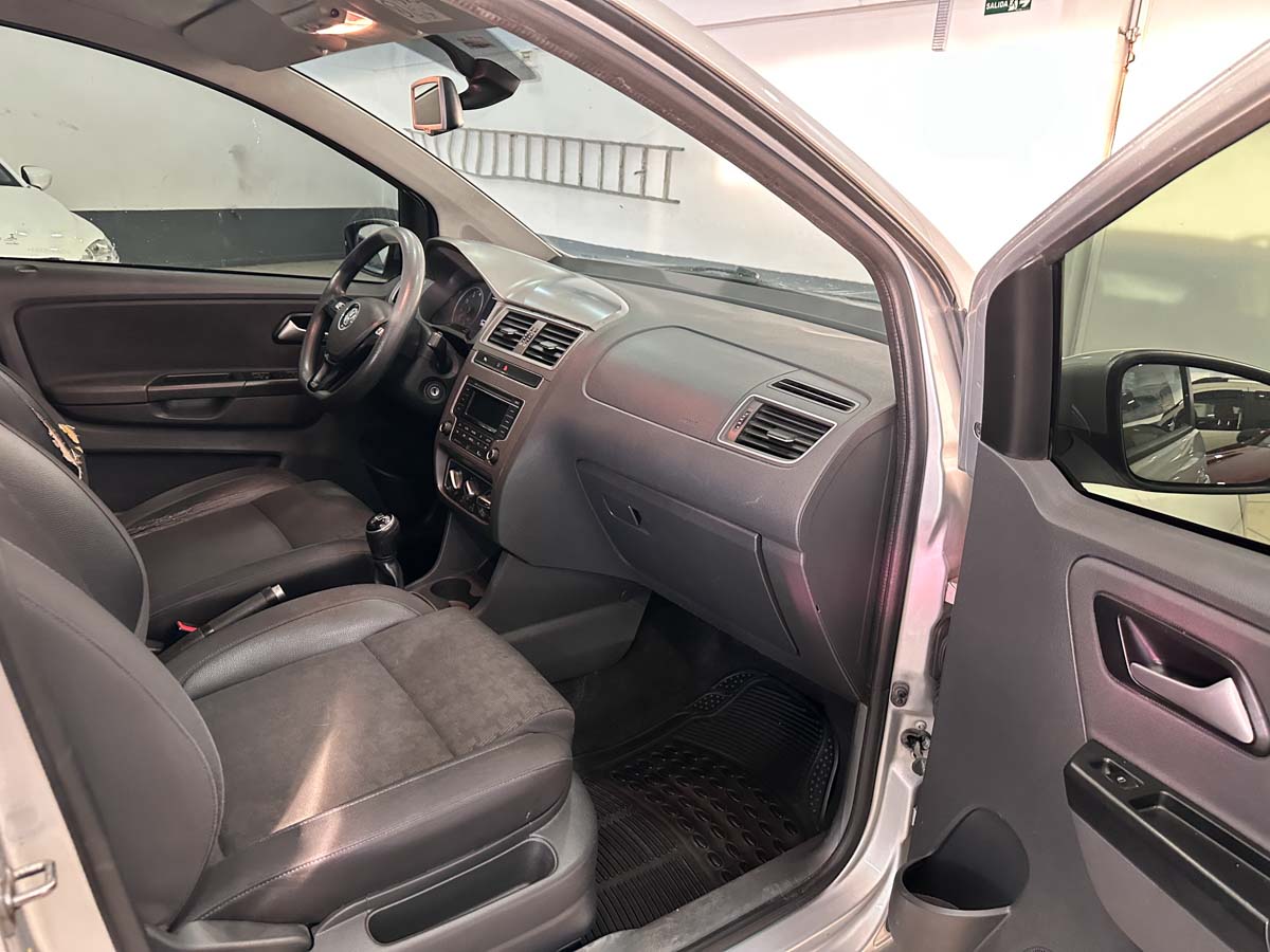 VOLKSWAGEN SURAN HIGHLINE 1.6 FULL 2016