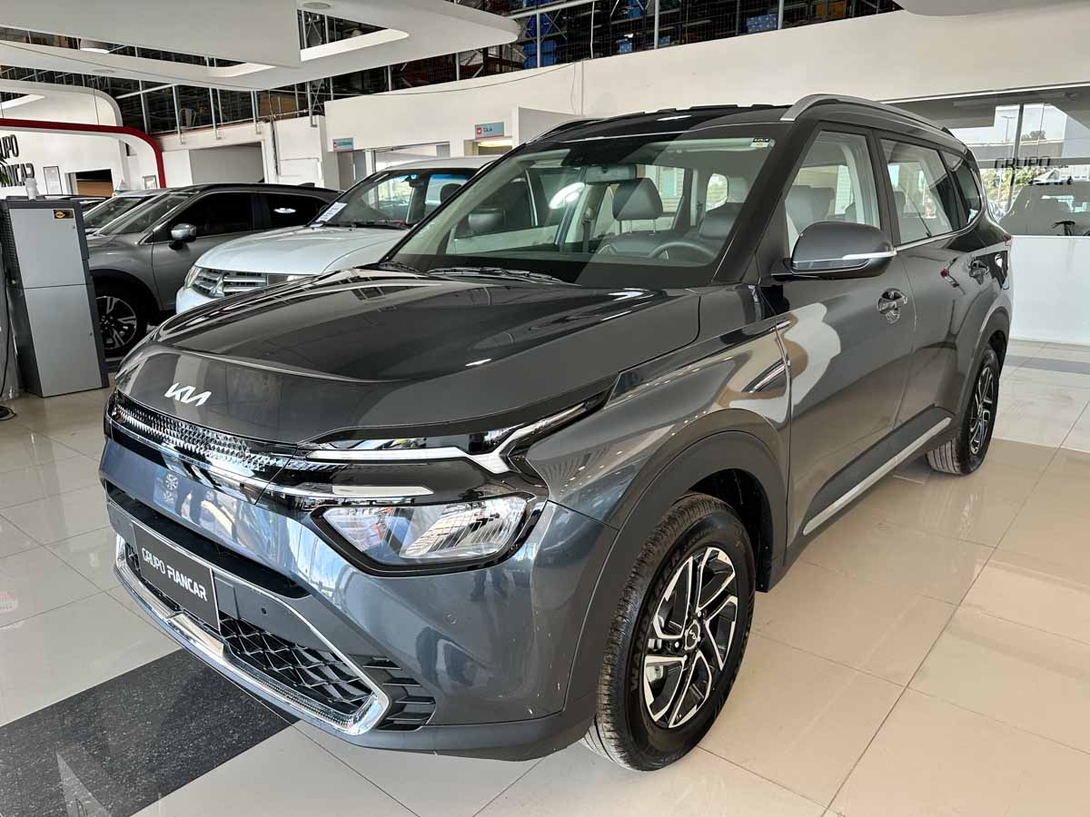 Kia Carens EX PLUS AT 6 Pasajeros 2026