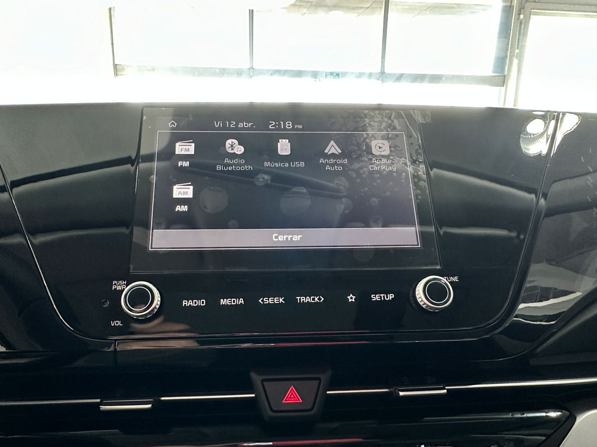 Kia Carens EX PLUS AT 6 Pasajeros 2026
