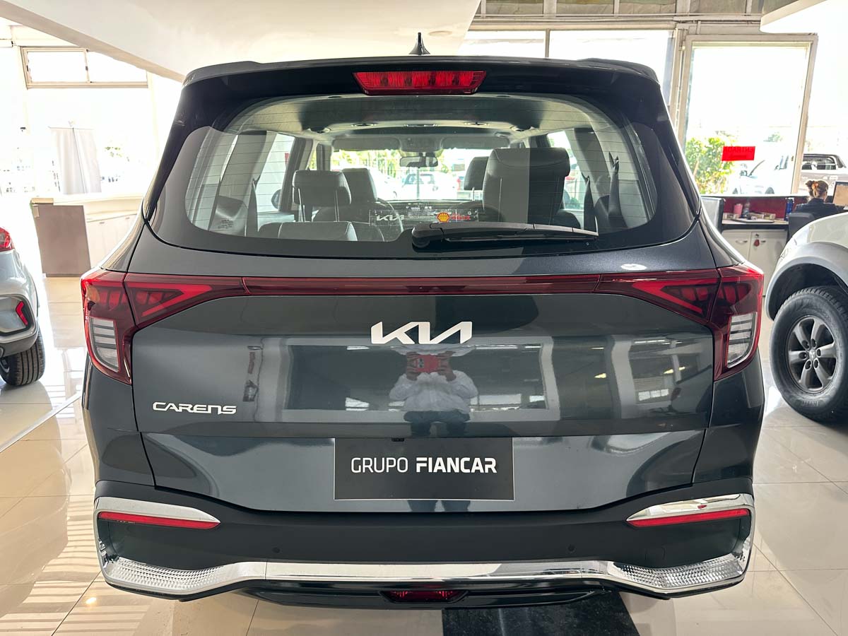 Kia Carens EX PLUS AT 6 Pasajeros 2026