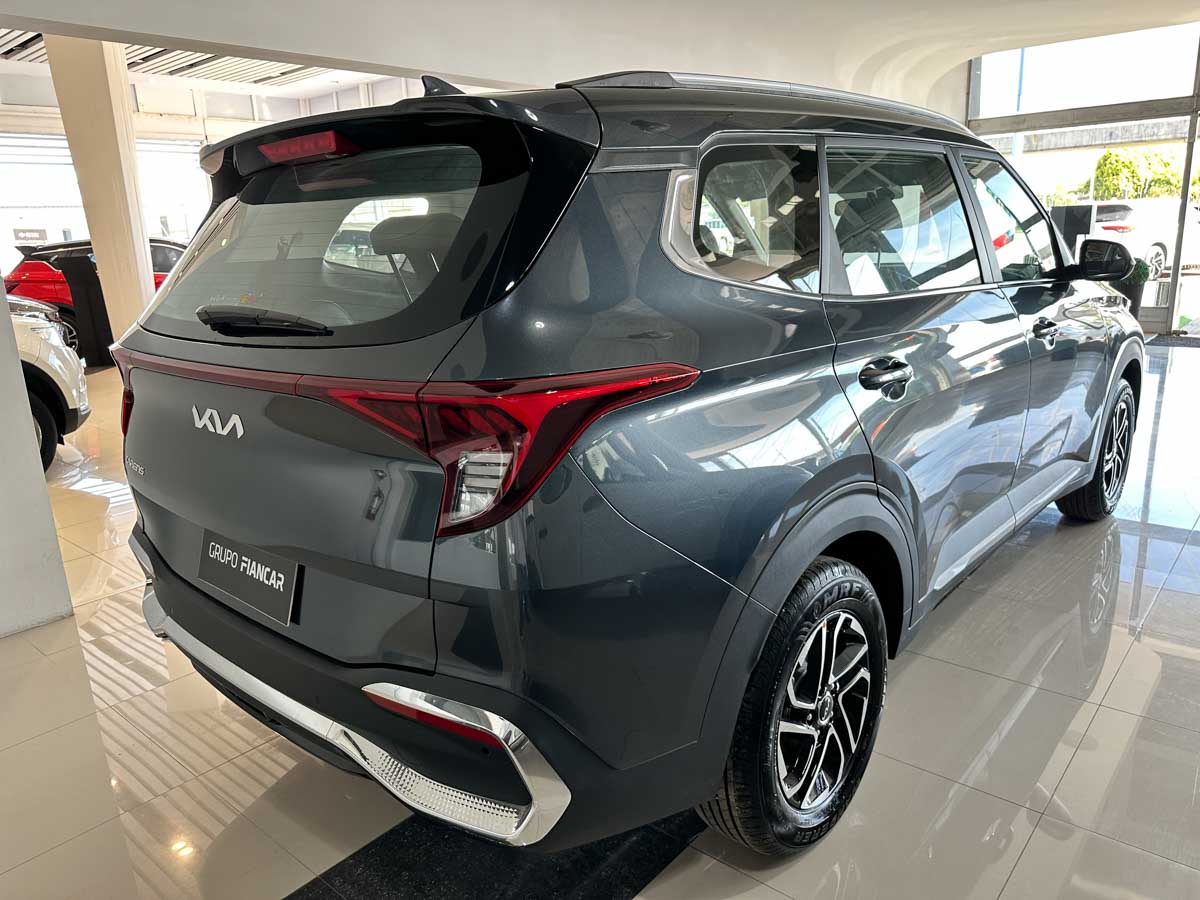 Kia Carens EX PLUS AT 6 Pasajeros 2026