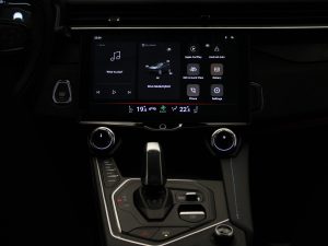 Lynk & Co 01 Louder PHEV 2026