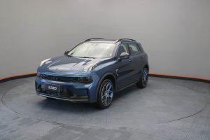 Lynk & Co 01 Louder PHEV 2026