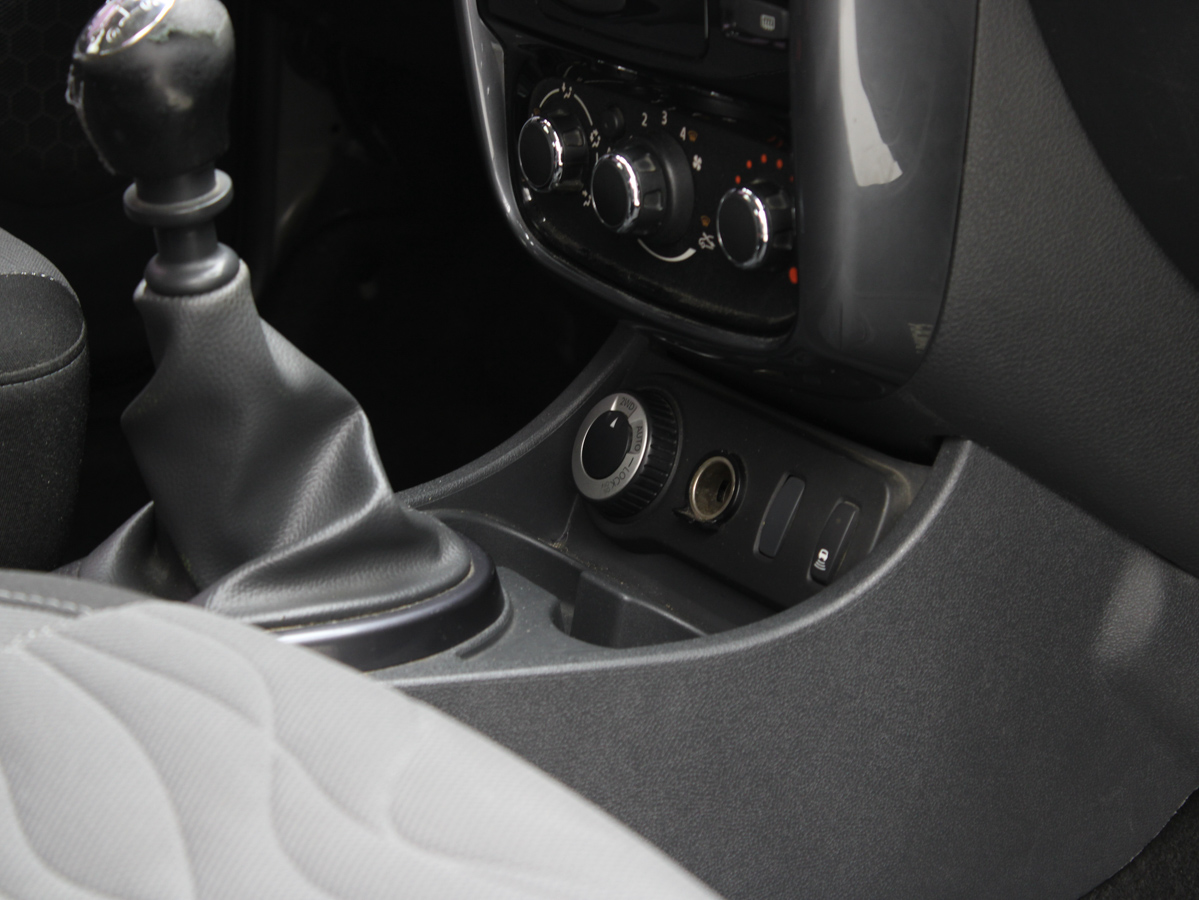 RENAULT DUSTER AWD 2015