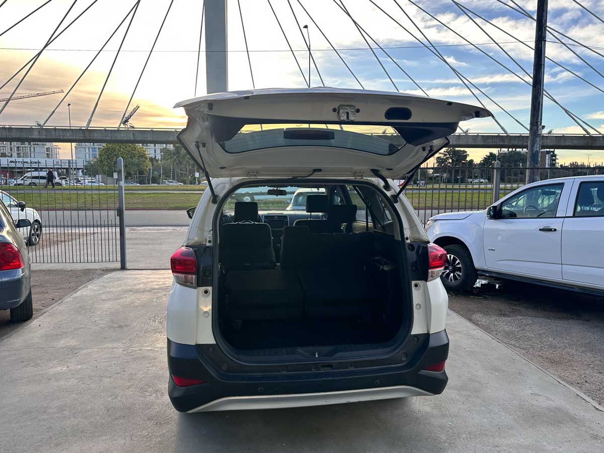 TOYOTA RUSH G 1.5 VVT MT 7 PLAZAS 5PTS 2018