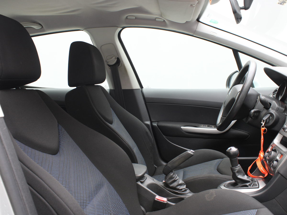 PEUGEOT 308 2011
