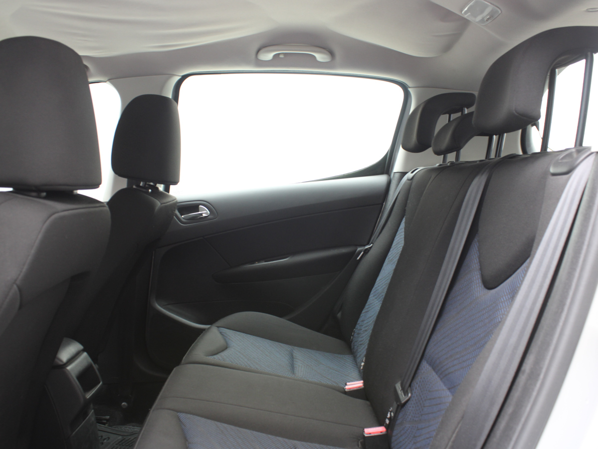 PEUGEOT 308 2011