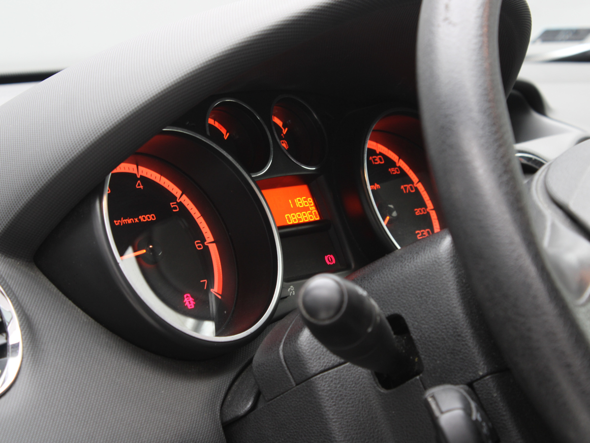 PEUGEOT 308 2011