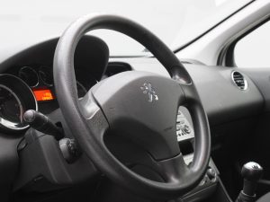 PEUGEOT 308 2011