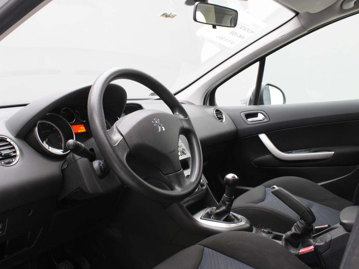 PEUGEOT 308 2011