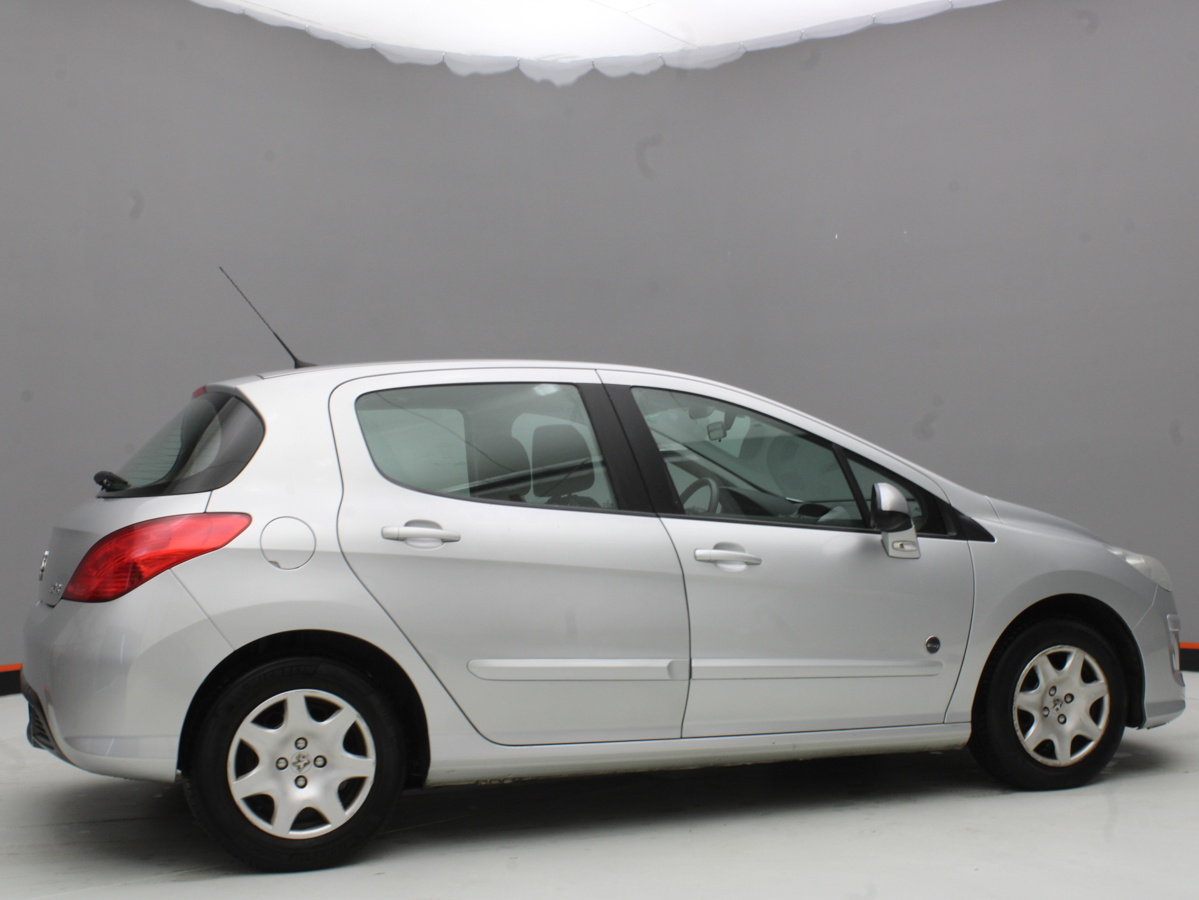 PEUGEOT 308 2011