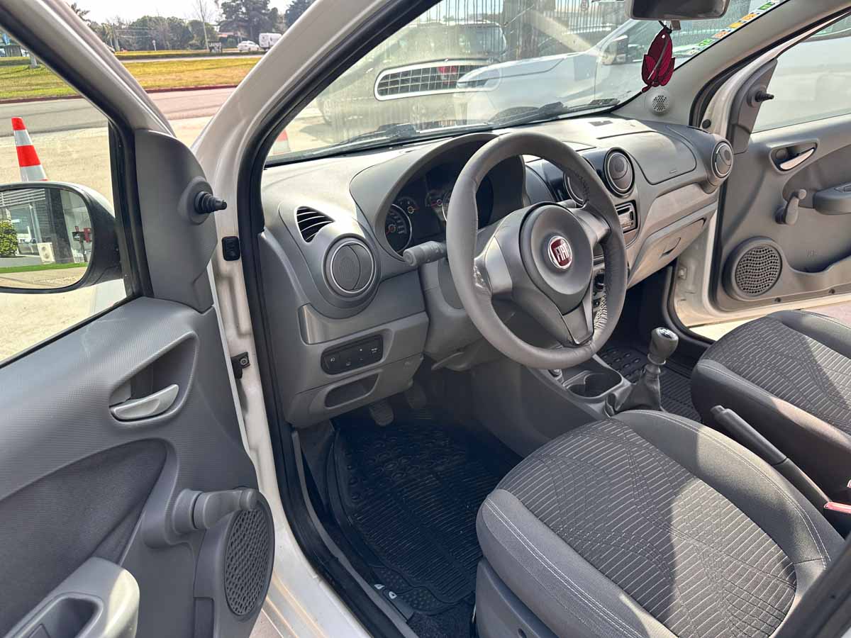 FIAT PALIO ATTRACTIVE 5PTS 1.4 FULL 2013