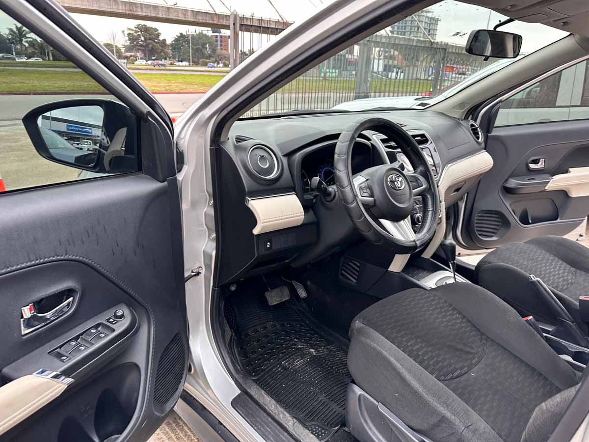 TOYOTA RUSH S PLUS 1.5 AT 7 PASAJEROS 2019