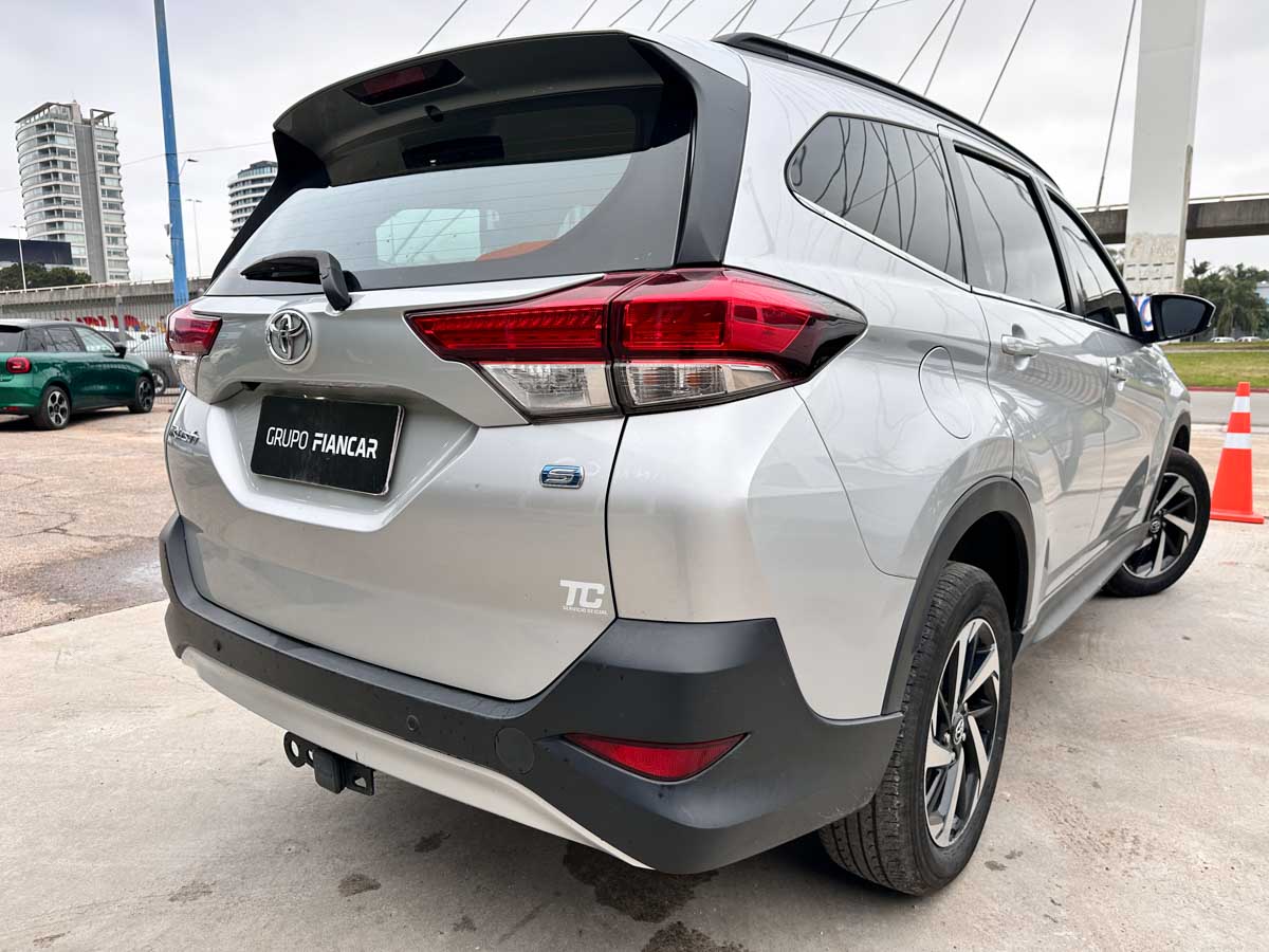 TOYOTA RUSH S PLUS 1.5 AT 7 PASAJEROS 2019