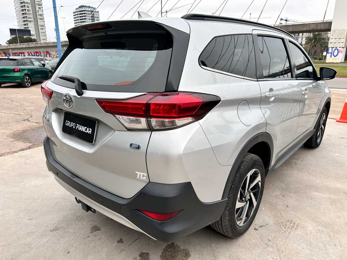 TOYOTA RUSH S PLUS 1.5 AT 7 PASAJEROS 2019