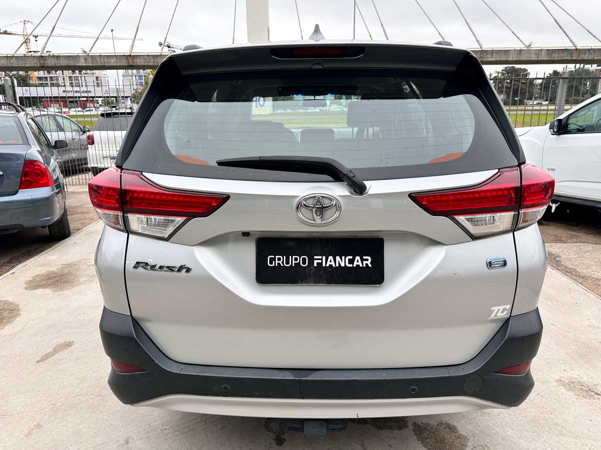 TOYOTA RUSH S PLUS 1.5 AT 7 PASAJEROS 2019