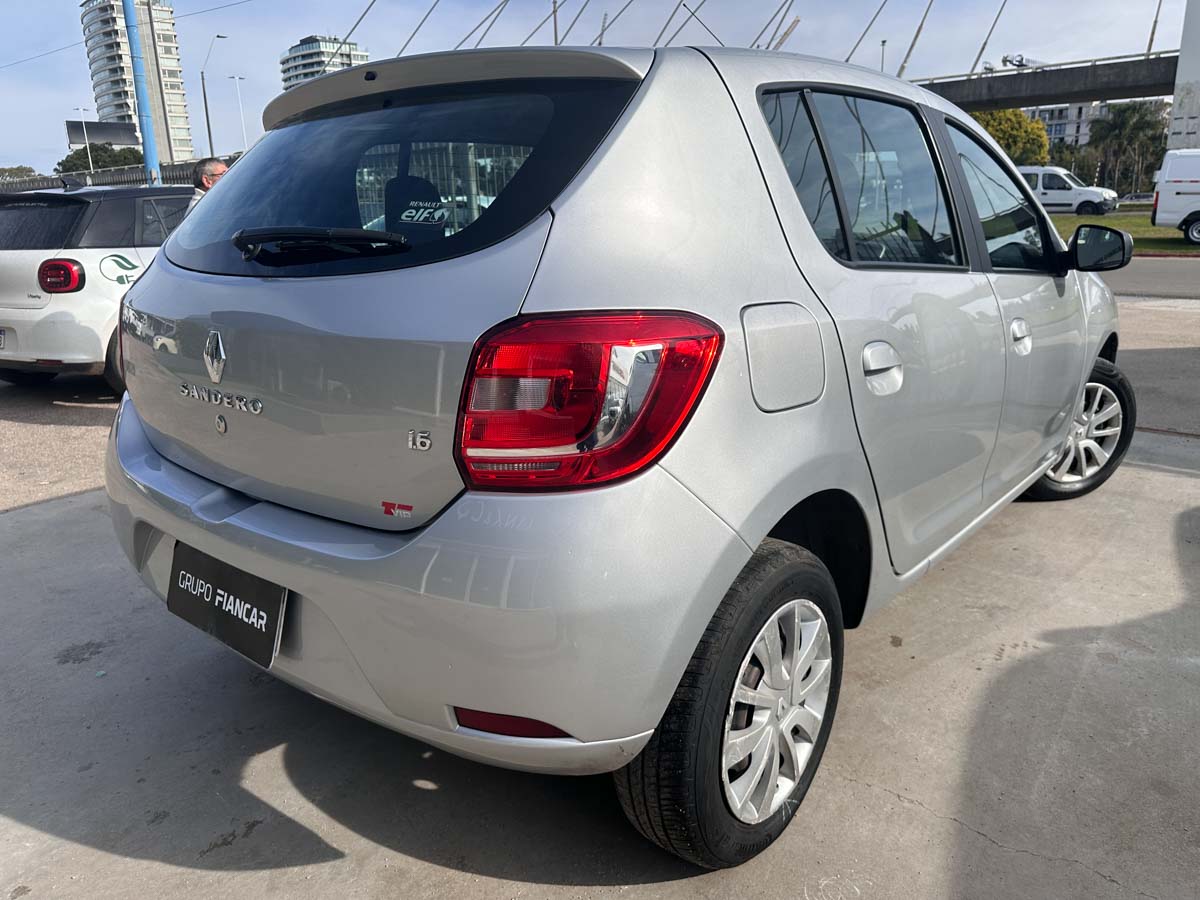 RENAULT SANDERO EXPRESSION 1.6 FULL 5PTS 2017