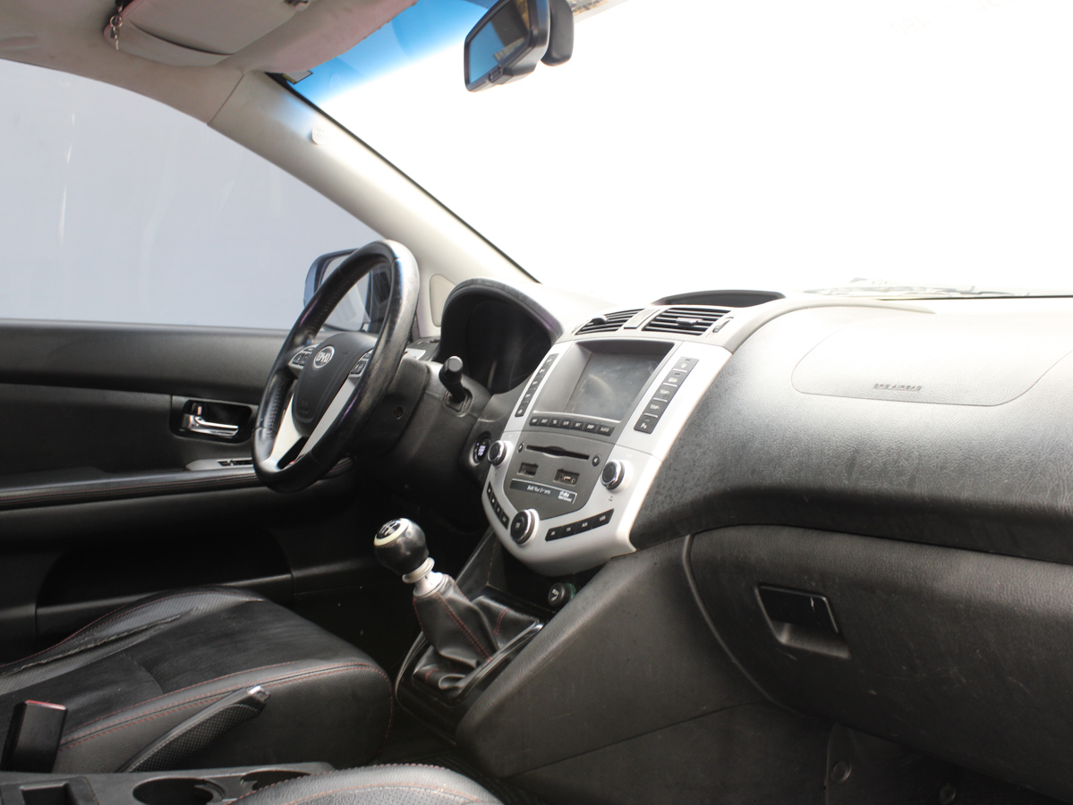 BYD S6 2015