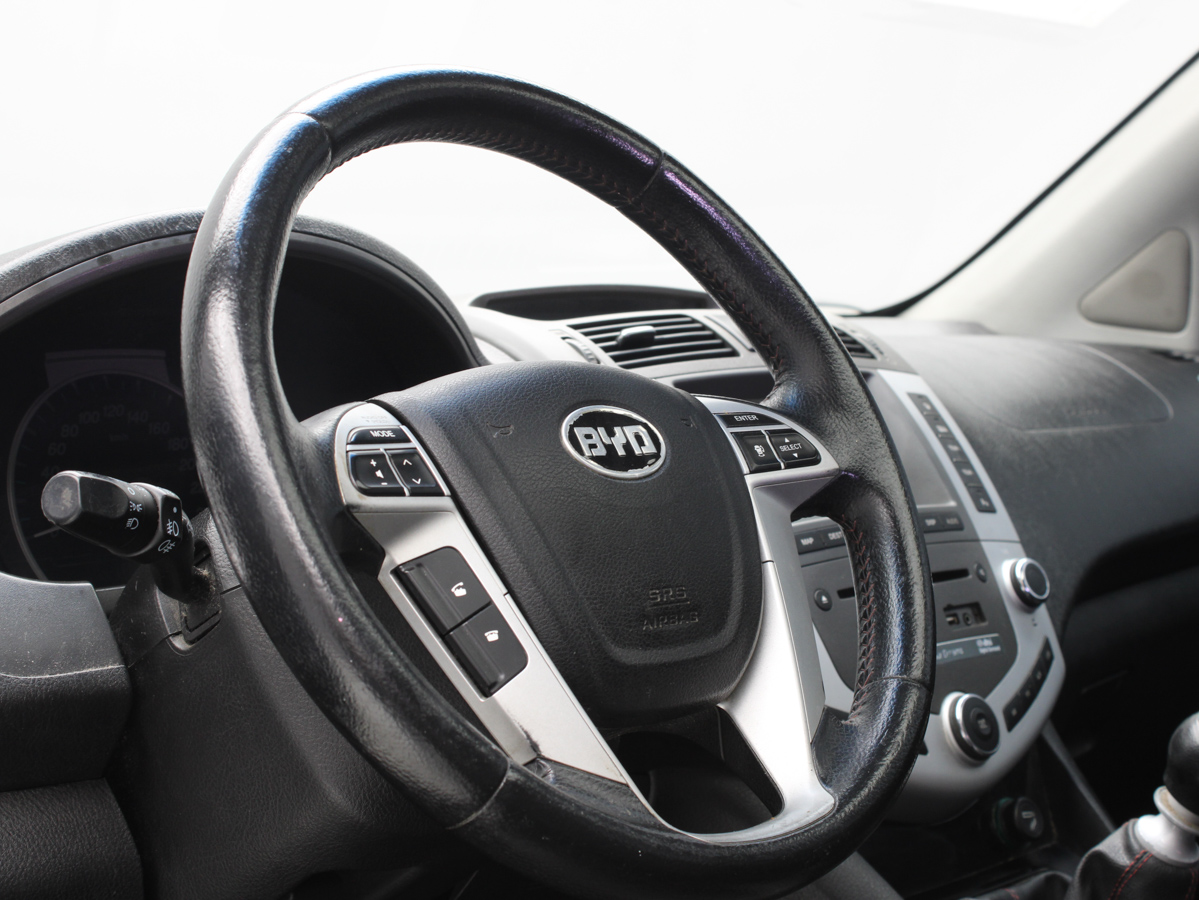 BYD S6 2015