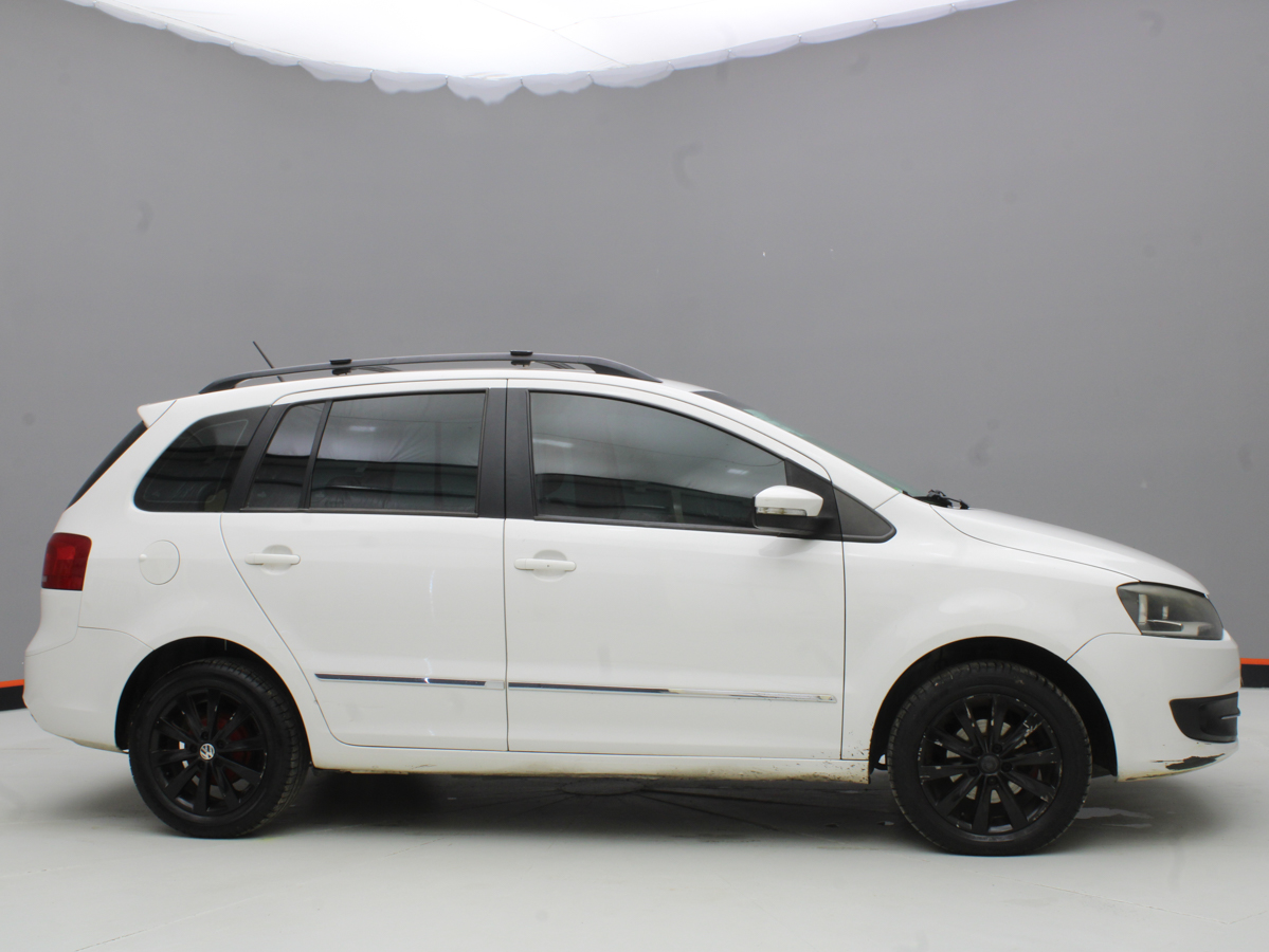 VOLKSWAGEN SURAN 2012
