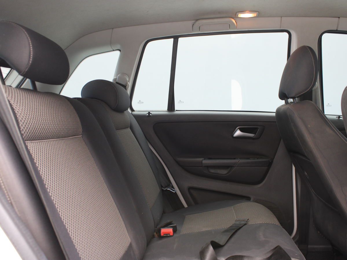 VOLKSWAGEN SURAN 2012
