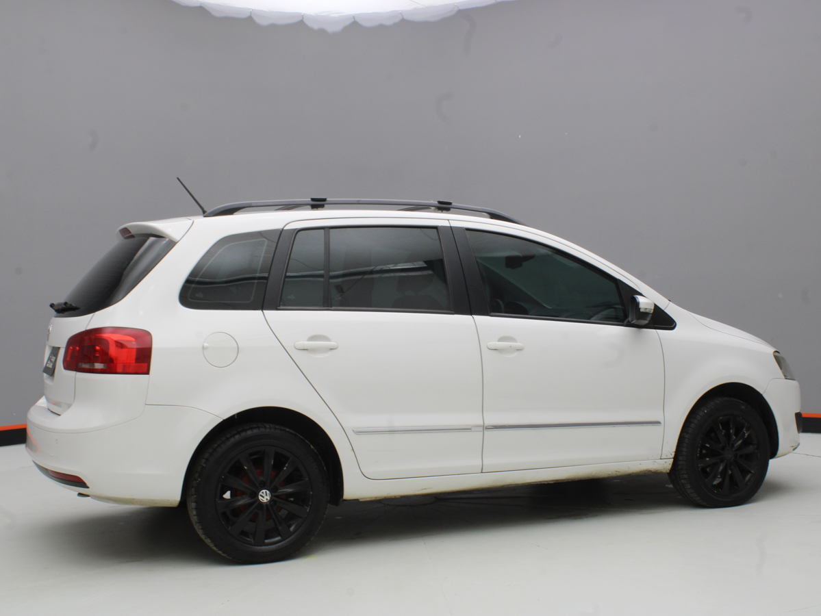VOLKSWAGEN SURAN 2012