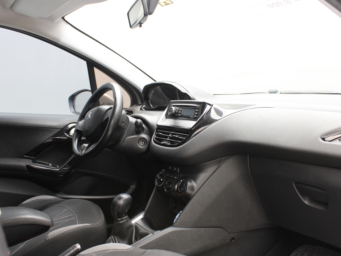 PEUGEOT 208 ACTIVE 2014