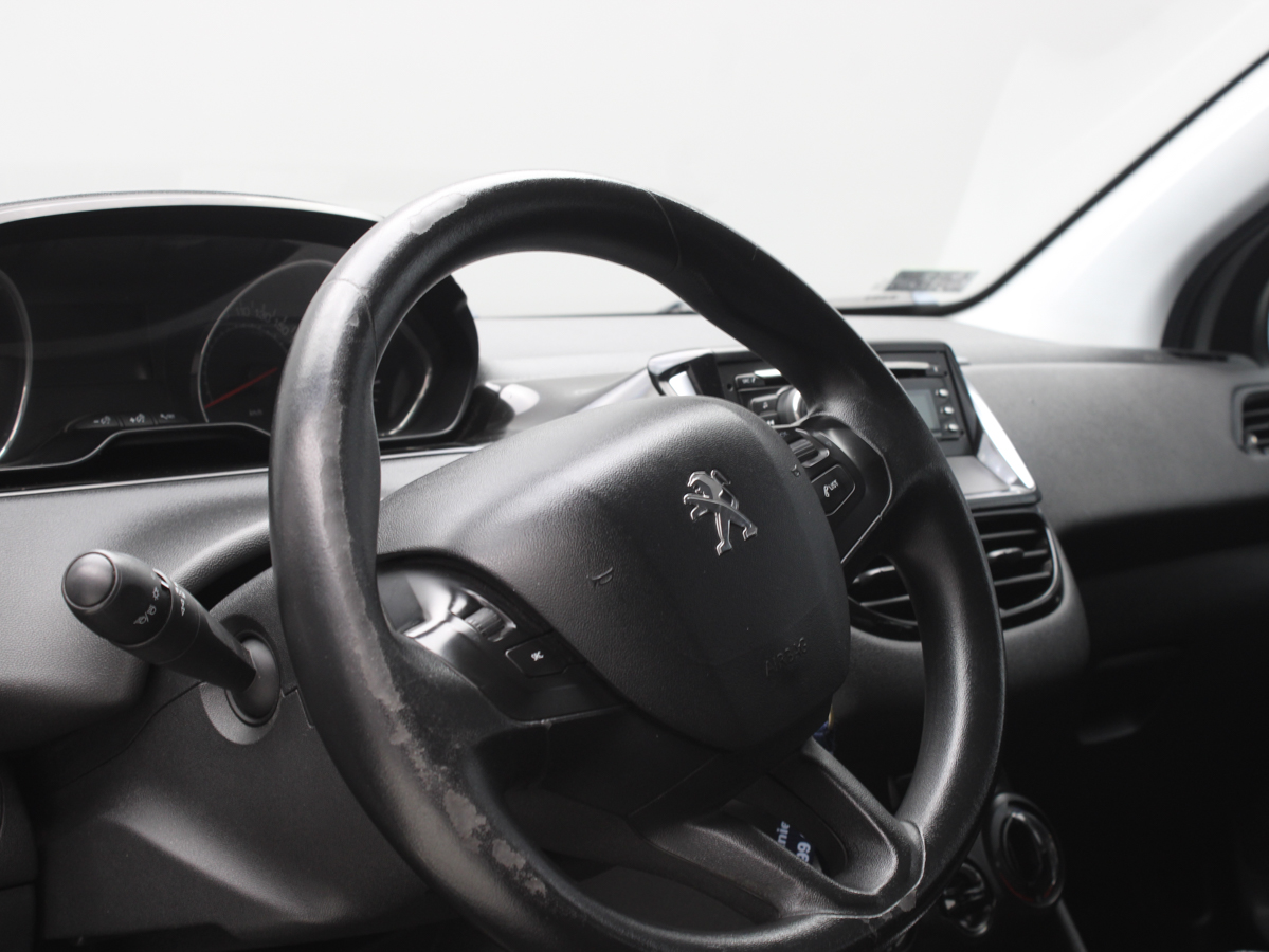 PEUGEOT 208 ACTIVE 2014