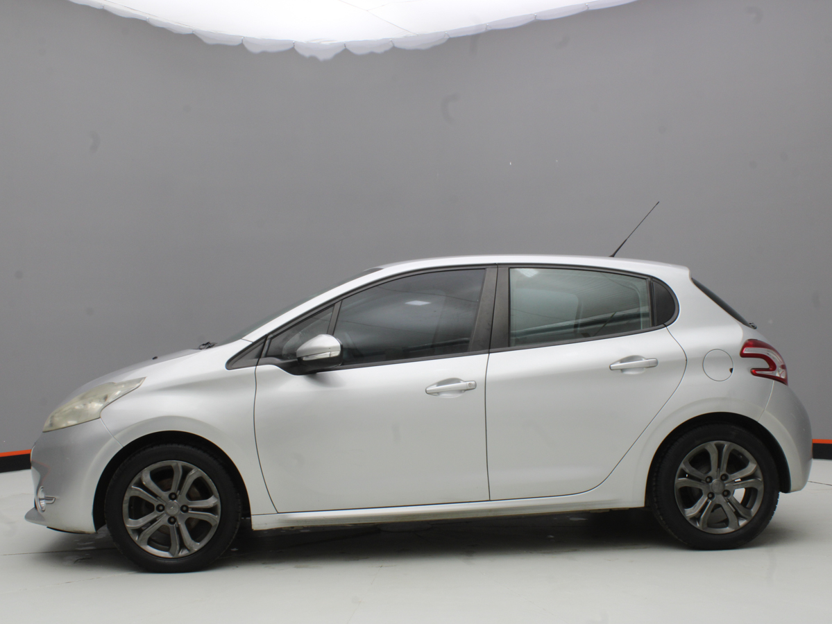 PEUGEOT 208 ACTIVE 2014
