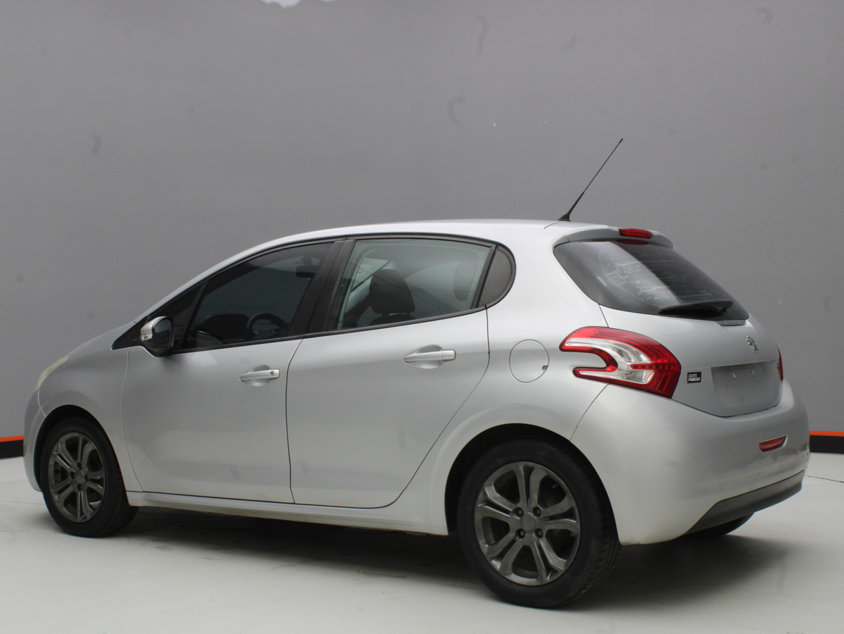PEUGEOT 208 ACTIVE 2014