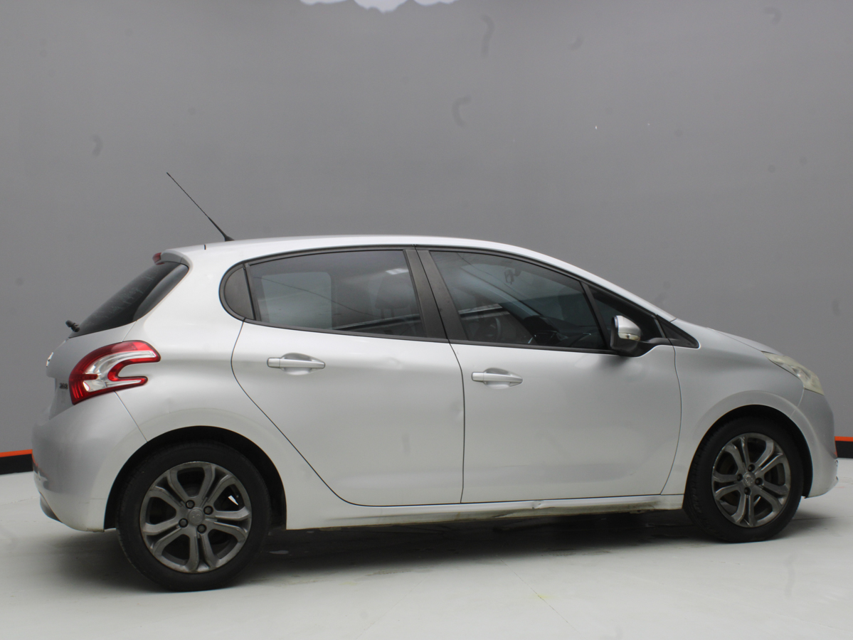 PEUGEOT 208 ACTIVE 2014