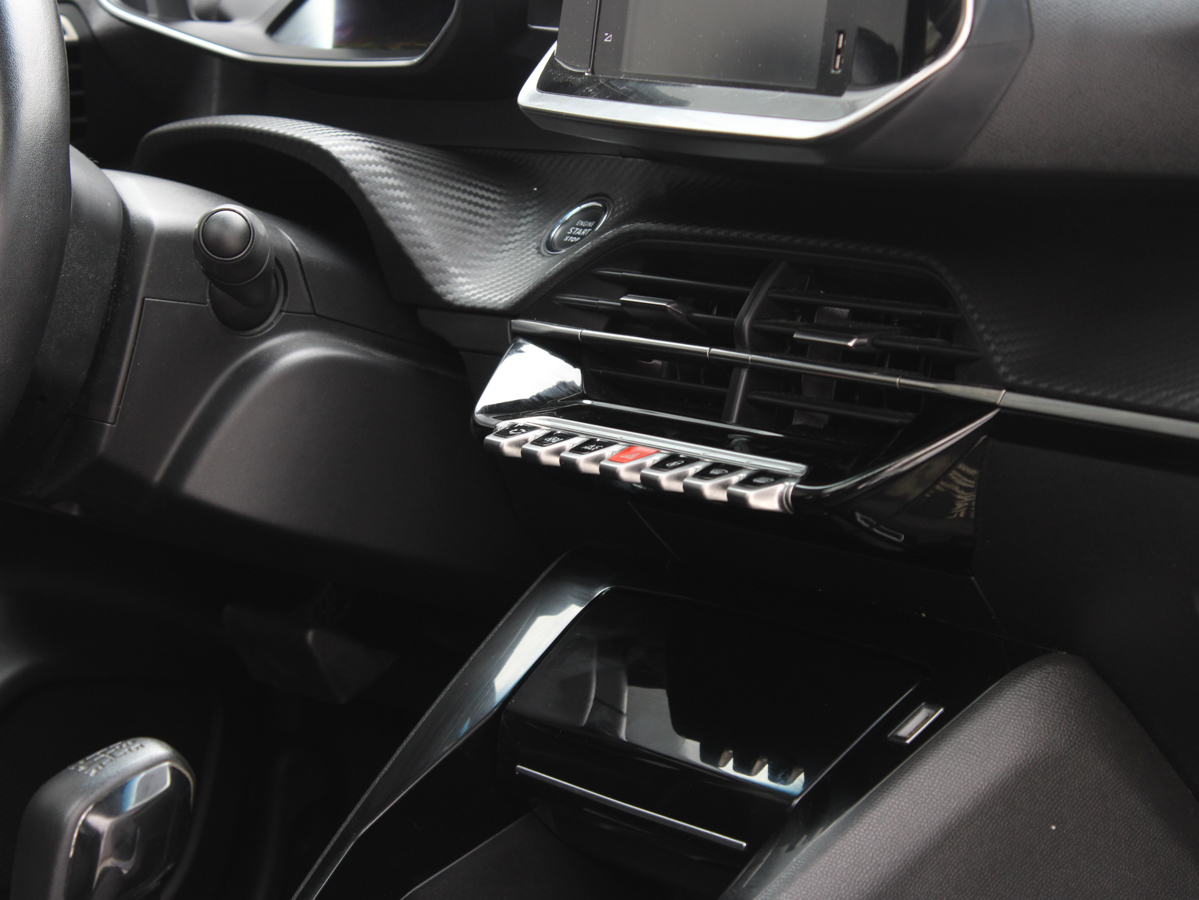 PEUGEOT 208 ALLURE 2022